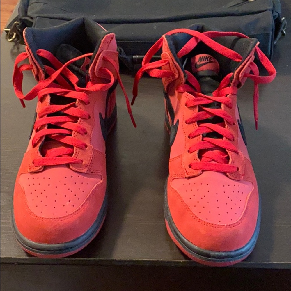 Red/Black Nike Mid’s
